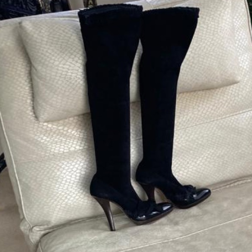 SAINT LAURENT Knee-High Chic Boots - Picture 5 of 6